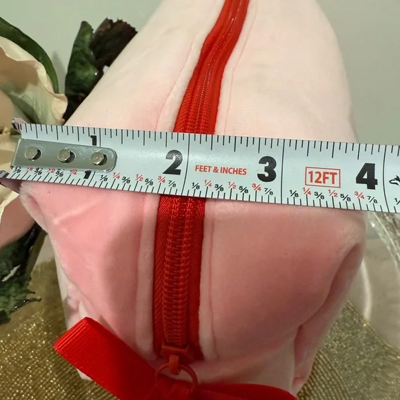 Charming Pink Pamper Yourself Bundle: Pink Powder Pouch-Glamnetics-Heart Socks - Picture 11 of 15